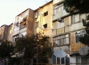 Satılır 2 otaqlı 45 m2 köhnə tikili Bakıxanov