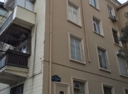 İcarəyə verilir 1 otaqlı 370 m2 köhnə tikili Şah İsmayıl Xətai m.