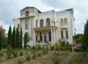 Satılır 10 otaqlı 550 m2 həyət evi 8 km