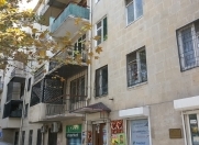 İcarəyə verilir 1 otaqlı 40 m2 köhnə tikili Rusiya səfirliyi