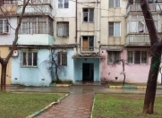 Satılır 2 otaqlı 45 m2 köhnə tikili Zərifə Əliyeva adına park