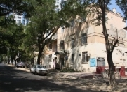 Satılır 2 otaqlı 39 m2 köhnə tikili Tibb Universiteti