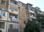 Satılır 1 otaqlı 35 m2 köhnə tikili İnşaatçılar m.