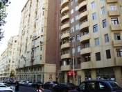 Satılır 3 otaqlı 200 m2 obyekt Nizami m.