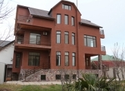 İcarəyə verilir 7 otaqlı 450 m2 həyət evi İçəri Şəhər m.