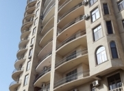 Satılır 7 otaqlı 320 m2 obyekt Axundov bağı