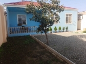 Satılır 4 otaqlı 450 m2 həyət evi Əmircan