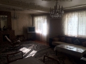 Satılır 4 otaqlı 115 m2 köhnə tikili 2 mkr