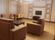 İcarəyə verilir 4 otaqlı 210 m2 ofis Nizami m.