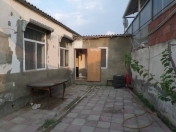 Satılır 4 otaqlı 125 m2 həyət evi 20 yanvar m.