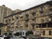 Satılır 1 otaqlı 40 m2 köhnə tikili Elmlər Akademiyası m.