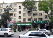 Satılır 2 otaqlı 45 m2 köhnə tikili Memar Əcəmi m.