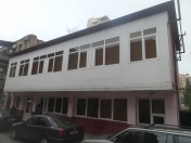 İcarəyə verilir 4 otaqlı 95 m2 obyekt Nizami m.