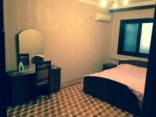 Satılır 2 otaqlı 60 m2 köhnə tikili Ayna Sultanova heykəli