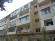Satılır 1 otaqlı 40 m2 köhnə tikili Elmlər Akademiyası m.