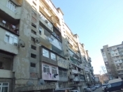 Satılır 4 otaqlı 90 m2 köhnə tikili İnşaatçılar m.