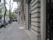 İcarəyə verilir 4 otaqlı 140 m2 köhnə tikili Sahil m.