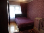 Satılır 3 otaqlı 85 m2 köhnə tikili İnşaatçılar m.