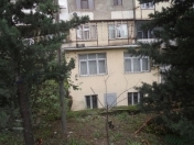 Satılır 2 otaqlı 65 m2 köhnə tikili Memar Əcəmi m.