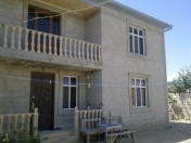 Satılır 5 otaqlı 170 m2 həyət evi Saray