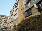 Satılır 2 otaqlı 60 m2 köhnə tikili Bakıxanov