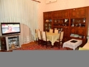 Satılır 3 otaqlı 100 m2 köhnə tikili Axundov bağı