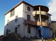 Satılır 9 otaqlı 465 m2 həyət evi 6 mkr