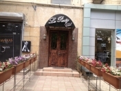 Satılır 4 otaqlı 70 m2 obyekt 28 May m.