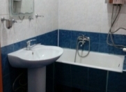 Satılır 3 otaqlı 90 m2 köhnə tikili 8 mkr