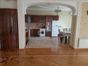 İcarəyə verilir 4 otaqlı 150 m2 yeni tikili İçəri Şəhər m.