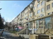 Satılır 2 otaqlı 43 m2 köhnə tikili Moskva univermağı