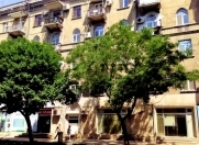 Satılır 4 otaqlı 110 m2 köhnə tikili Sahil m.