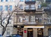 Satılır 5 otaqlı 174 m2 köhnə tikili Neft Akademiyası