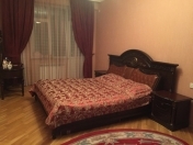 Satılır 3 otaqlı 145 m2 yeni tikili Moskva univermağı