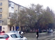 Satılır 4 otaqlı 110 m2 köhnə tikili İnşaatçılar m.