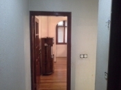 İcarəyə verilir 1 otaqlı 40 m2 köhnə tikili Ayna Sultanova heykəli