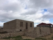 Satılır 4 otaqlı 100 m2 həyət evi Binə