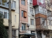 Satılır 2 otaqlı 30 m2 köhnə tikili Moskva univermağı