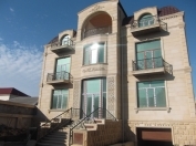 Satılır 8 otaqlı 1000 m2 həyət evi Badamdar