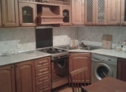 İcarəyə verilir 3 otaqlı 86 m2 köhnə tikili İnşaatçılar m.