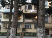 Satılır 4 otaqlı 90 m2 köhnə tikili 8 mkr