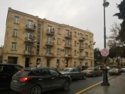 İcarəyə verilir 2 otaqlı 90 m2 köhnə tikili Azneft meydanı