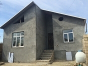 Satılır 4 otaqlı 3 m2 həyət evi Binə