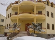 Satılır 12 otaqlı 900 m2 həyət evi Bakıxanov