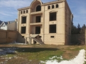 Satılır 8 otaqlı 800 m2 həyət evi Badamdar