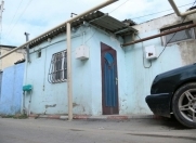 Satılır 1 otaqlı 27 m2 həyət evi İnşaatçılar m.