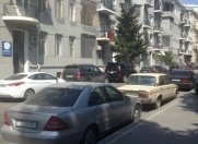 İcarəyə verilir 2 otaqlı 60 m2 köhnə tikili Azneft meydanı