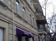 İcarəyə verilir 2 otaqlı 92 m2 köhnə tikili Sahil bağı