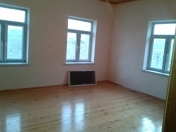 İcarəyə verilir 3 otaqlı 90 m2 həyət evi Ramana