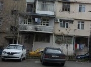 Satılır 3 otaqlı 80 m2 köhnə tikili Rəssamlıq Akademiyası